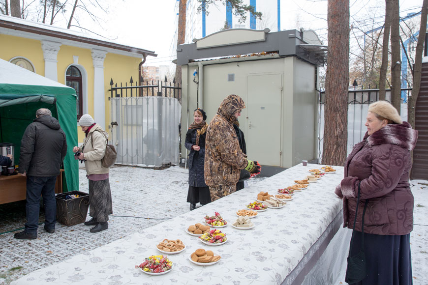 Чаепитие по случаю престольного праздника в храме Святой Елисаветы в Покровском-Стрешневе