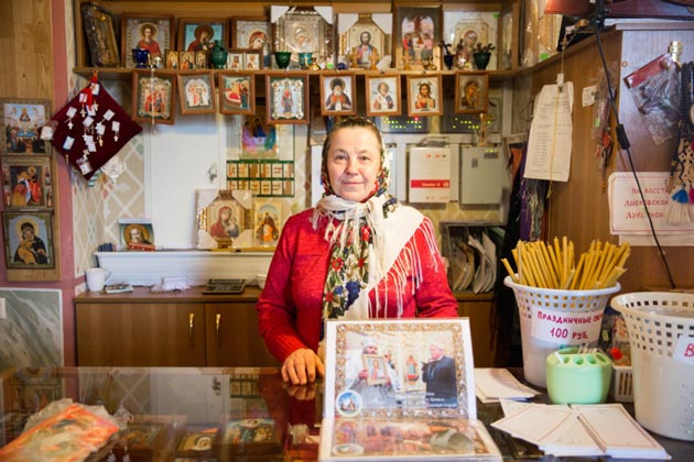 Надежда, помощница батюшки в храме в честь Усекновения Честной главы Иоанна Предтечи в Хирино