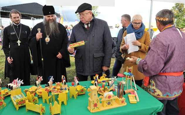 Валерий Шанцев и митрополит Георгий на празднике «Город мастеров»